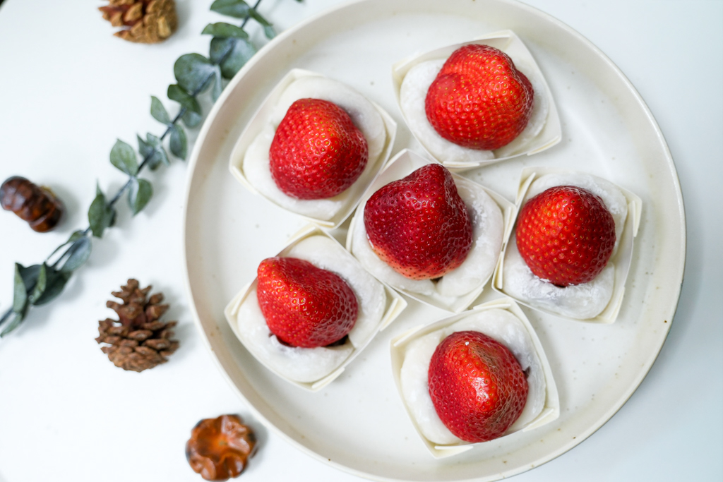 台中美食｜俊美麻糬．香Q好吃的紅豆麻糬，自製升級版草莓大福 @飛天璇的口袋