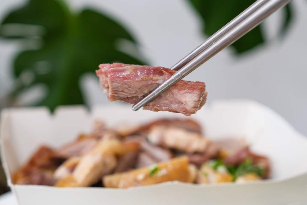 台中北區｜香港鴻興燒臘快餐．老闆是道地香港人，永興街上的排隊便當 @飛天璇的口袋