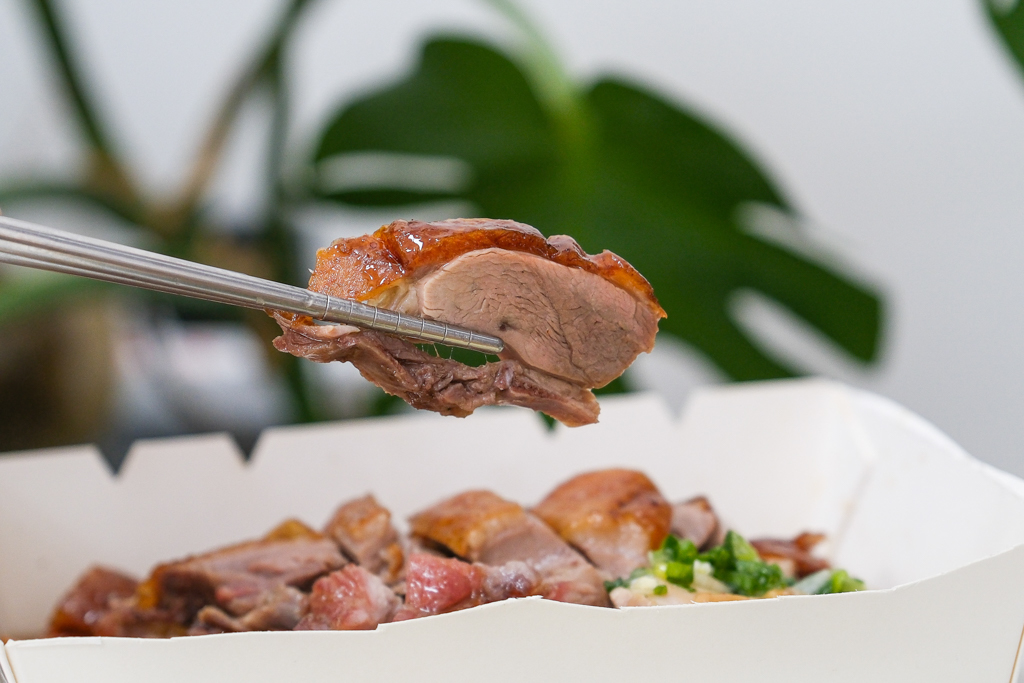 台中北區｜香港鴻興燒臘快餐．老闆是道地香港人，永興街上的排隊便當 @飛天璇的口袋