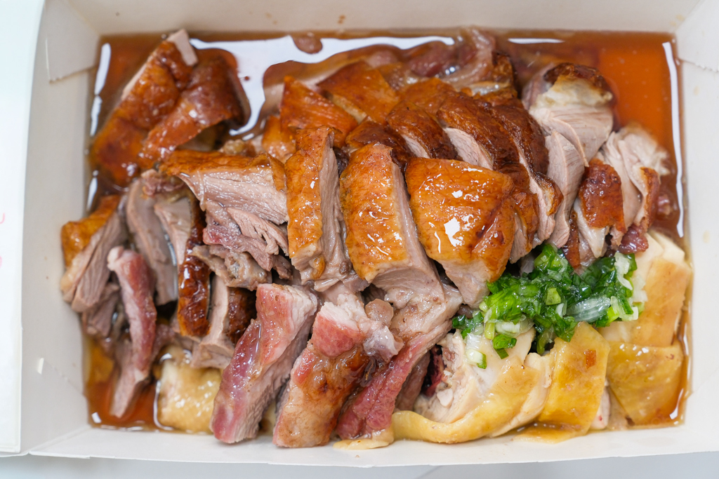 台中北區｜香港鴻興燒臘快餐．老闆是道地香港人，永興街上的排隊便當 @飛天璇的口袋