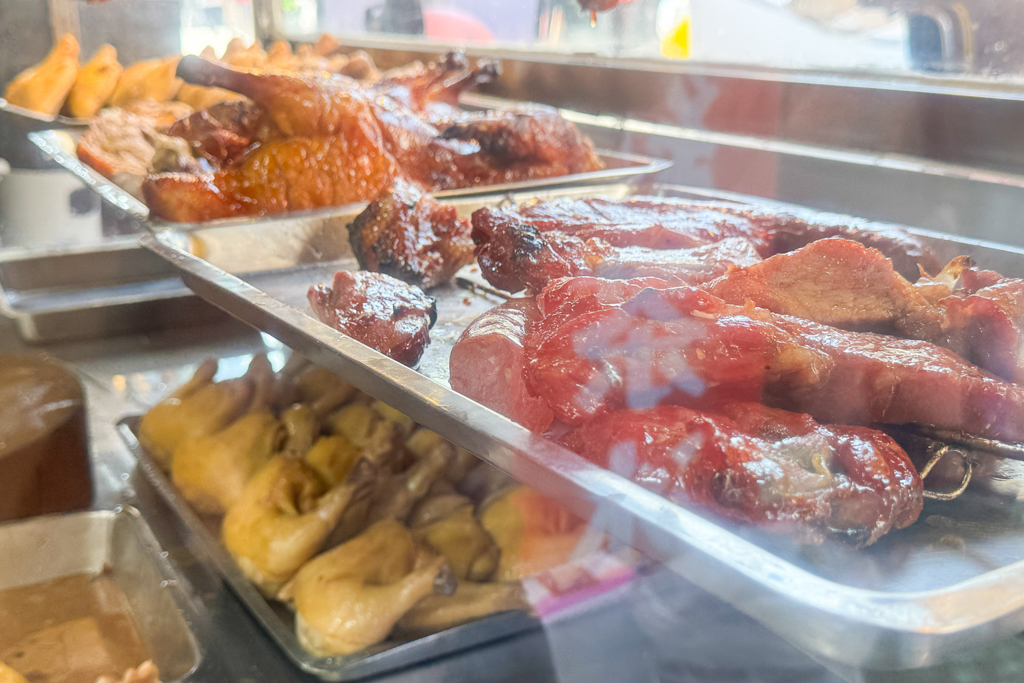 台中北區｜香港鴻興燒臘快餐．老闆是道地香港人，永興街上的排隊便當 @飛天璇的口袋