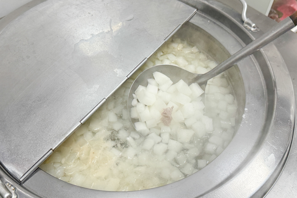 台中北區｜香港鴻興燒臘快餐．老闆是道地香港人，永興街上的排隊便當 @飛天璇的口袋