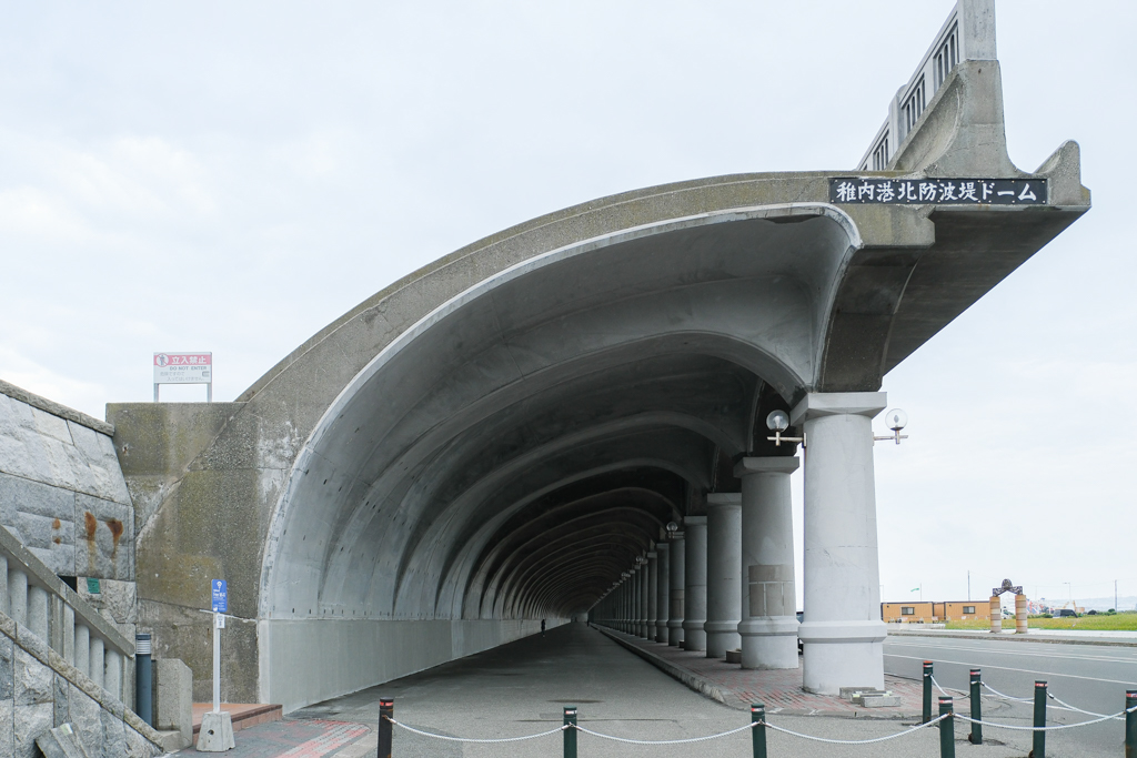 日本北海道｜稚內港北防波堤穹頂．哥德式拱門迴廊，北海道建築遺產 @飛天璇的口袋
