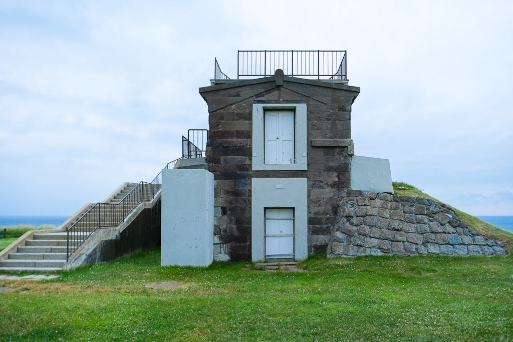 日本北海道｜宗谷岬平和公園．日本國土最北端的燈塔，遠眺鄂霍次克海 @飛天璇的口袋