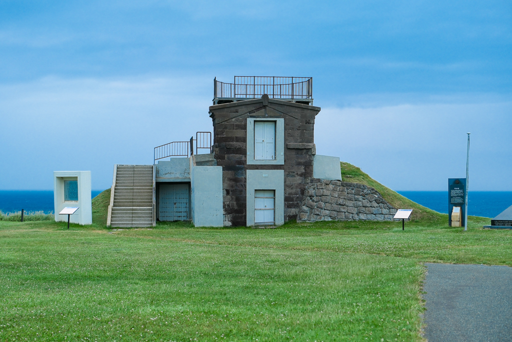 日本北海道｜宗谷岬平和公園．日本國土最北端的燈塔，遠眺鄂霍次克海 @飛天璇的口袋