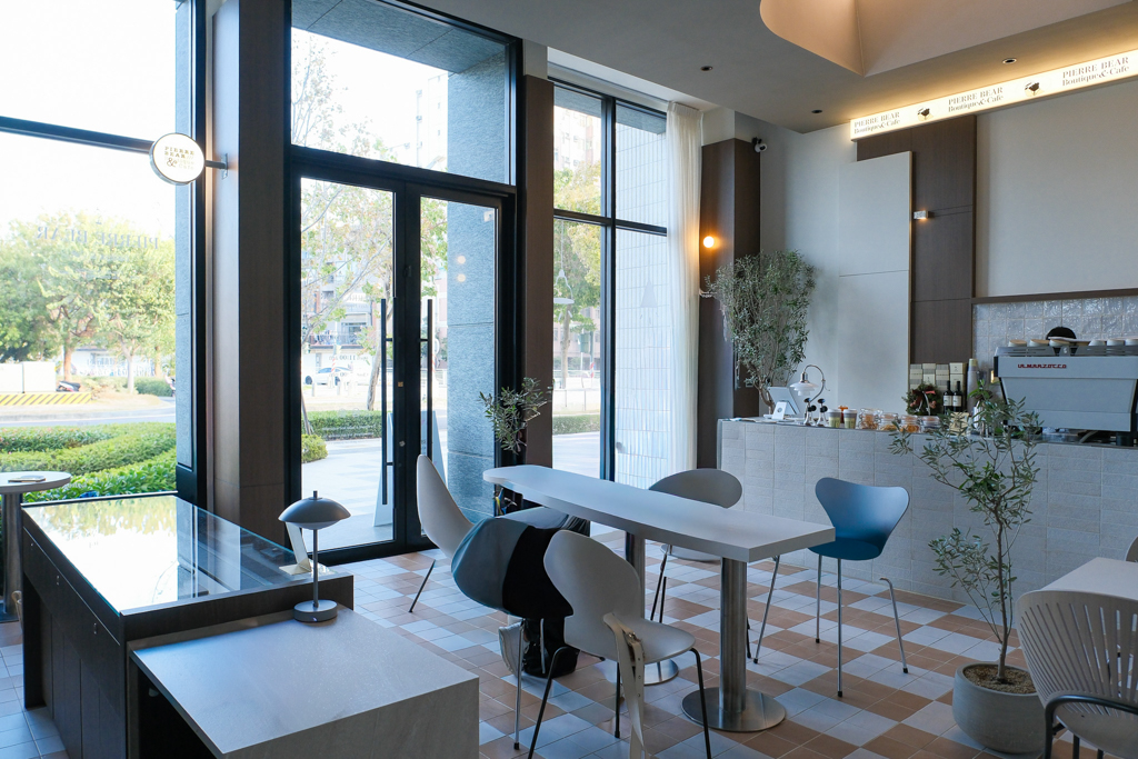 台中北屯｜Pierre Bear Cafe & Select．台中北歐風咖啡館，結合精品選物店 @飛天璇的口袋