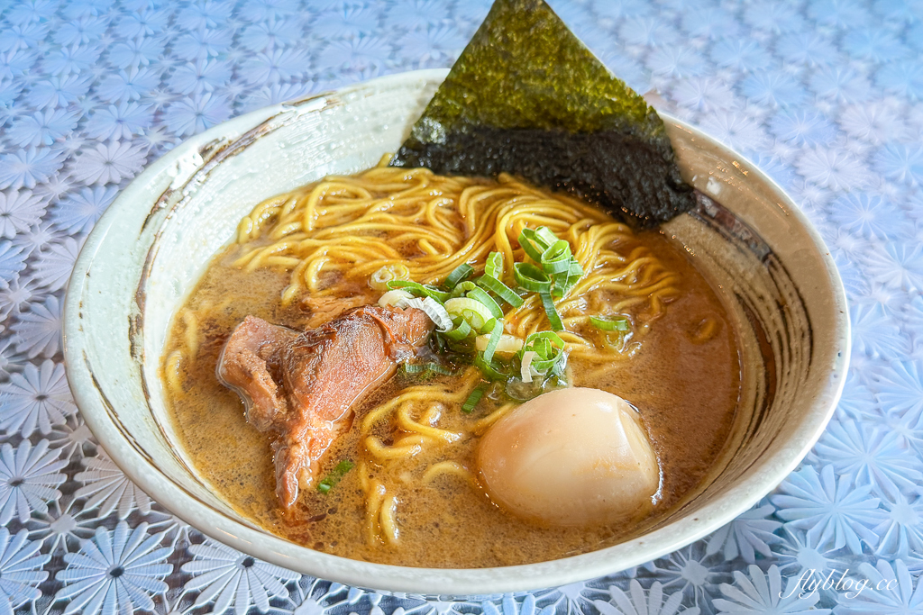 台中西區｜Aonohero 沖繩soba拉麵．日本籍老闆經營的食堂，沖繩拉麵和沖繩飯糰吃得到 @飛天璇的口袋