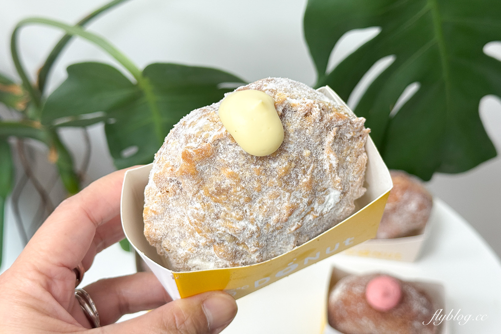 台中西屯｜85度C生甜甜圈逢甲研究所．賣到半夜12點的生甜甜圈，一次開箱6種口味心得分享 @飛天璇的口袋