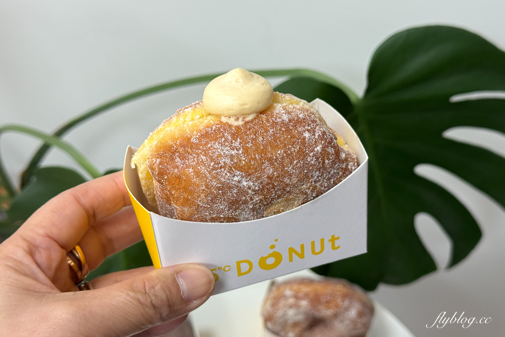 台中西屯｜85度C生甜甜圈逢甲研究所．賣到半夜12點的生甜甜圈，一次開箱6種口味心得分享 @飛天璇的口袋