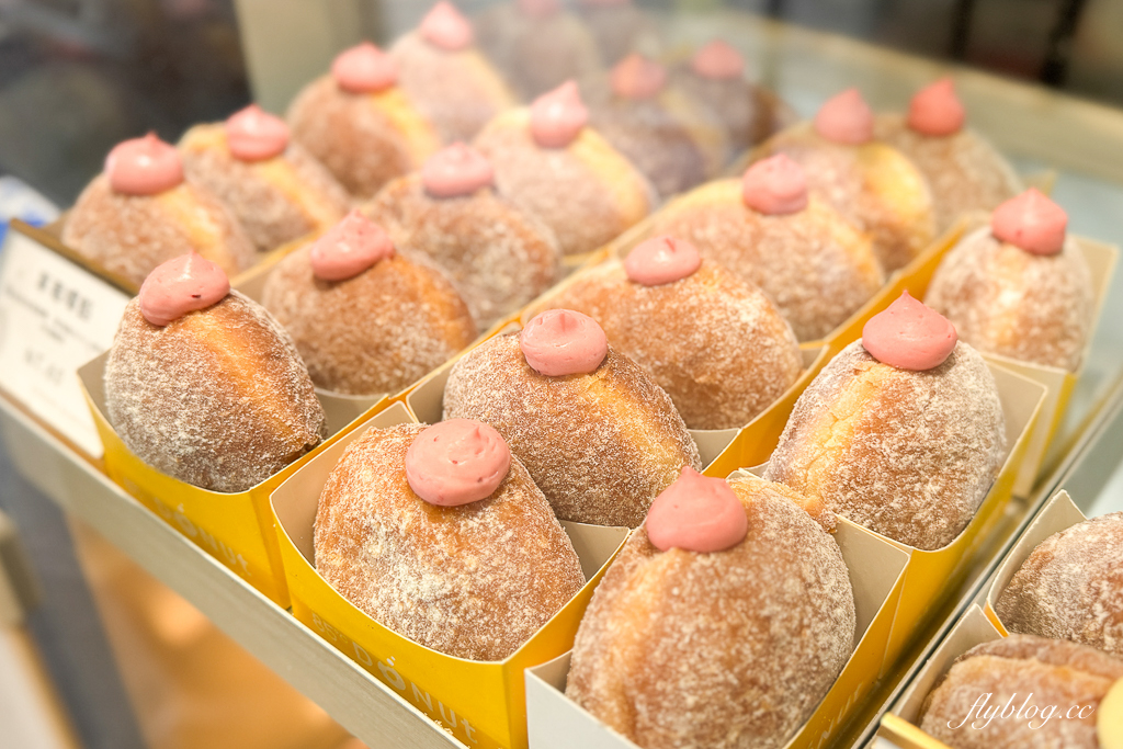 台中西屯|85度C生甜甜圈逢甲研究所.賣到半夜12點的生甜甜圈,一次開箱6種口味心得分享 @飛天璇的口袋 台中西屯|85度C生甜甜圈逢甲研究所.賣到半夜12點的生甜甜圈,一次開箱6種口味心得分享 @飛天璇的口袋