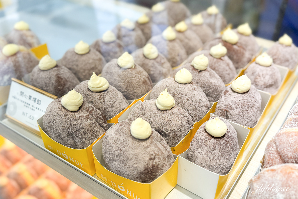 台中西屯｜85度C生甜甜圈逢甲研究所．賣到半夜12點的生甜甜圈，一次開箱6種口味心得分享 @飛天璇的口袋