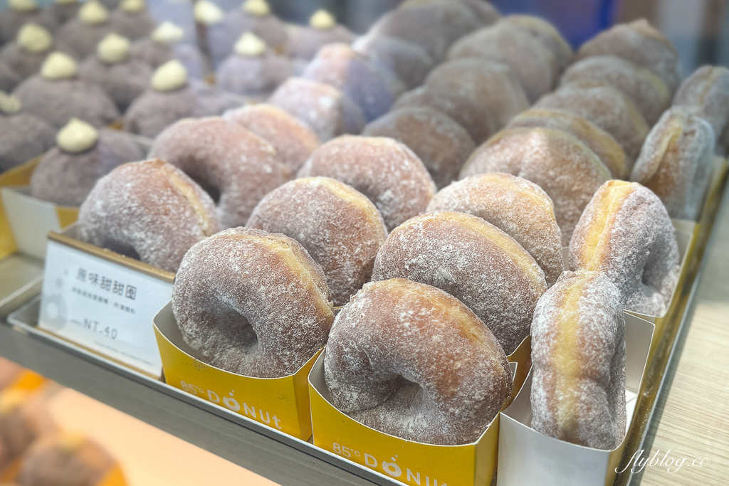 台中西屯|85度C生甜甜圈逢甲研究所.賣到半夜12點的生甜甜圈,一次開箱6種口味心得分享 @飛天璇的口袋 台中西屯|85度C生甜甜圈逢甲研究所.賣到半夜12點的生甜甜圈,一次開箱6種口味心得分享 @飛天璇的口袋