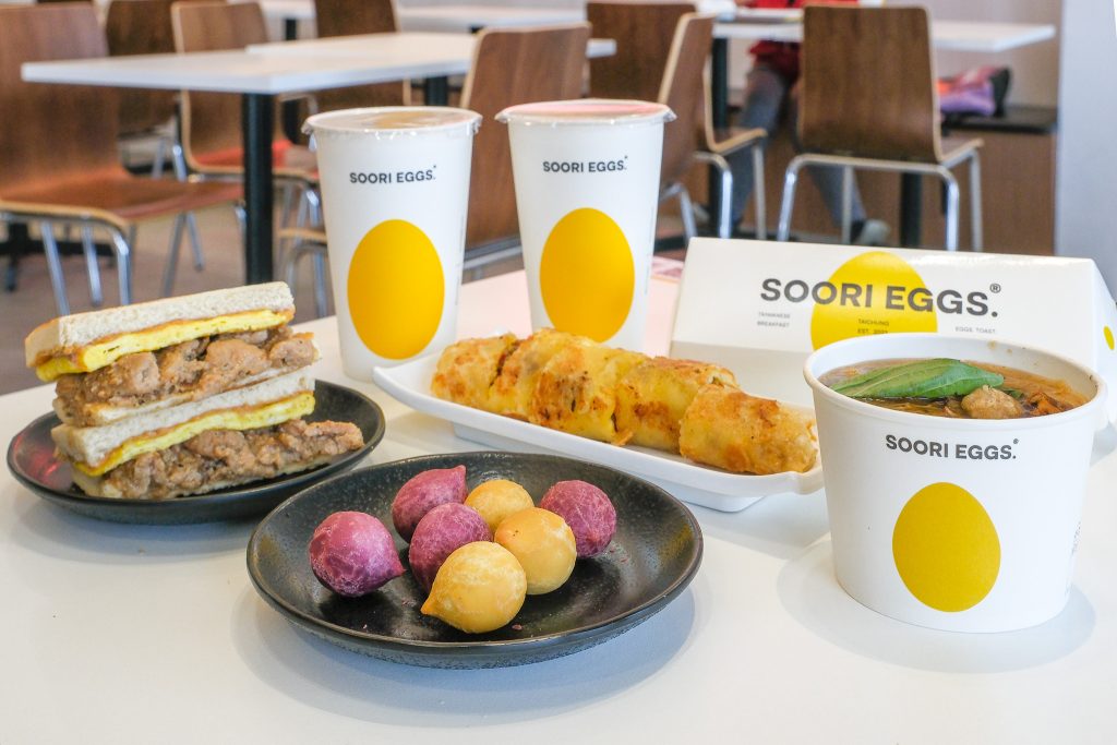 台中西區｜酥力蛋餅 三民店 SOORI EGGS Taichung．台中文青風早餐店，有大腸麵線和剁椒蛋餅 @飛天璇的口袋