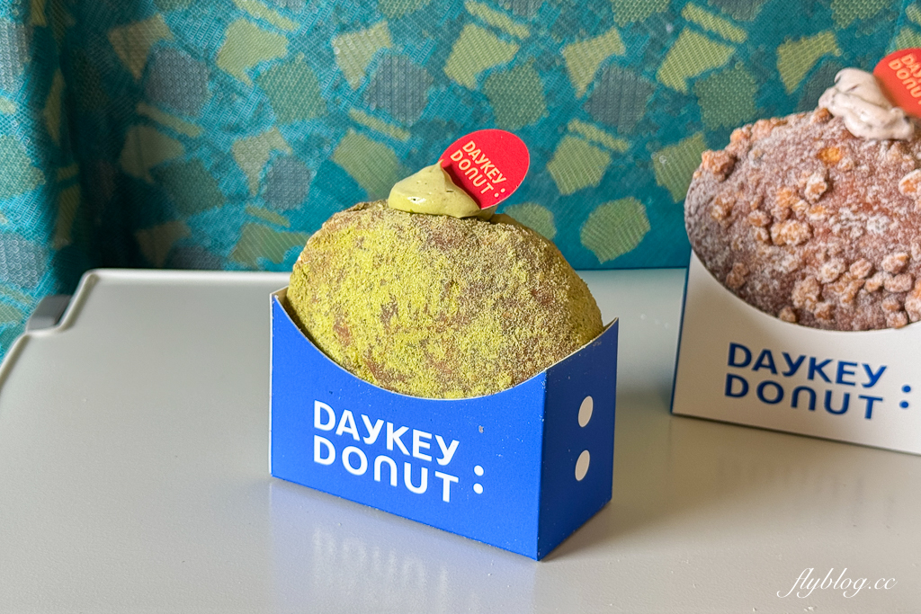 台中高鐵｜DAYKEY DONUT．台中爆紅日式生甜甜圈，台中高鐵門市伴手禮區 @飛天璇的口袋