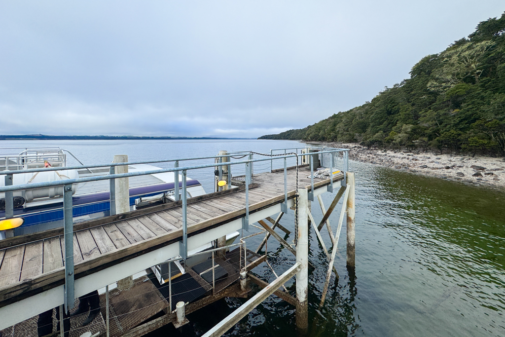 紐西蘭南島｜蒂阿瑙螢火蟲洞．南島超美奇幻探險，洞穴裡的藍色銀河 @飛天璇的口袋