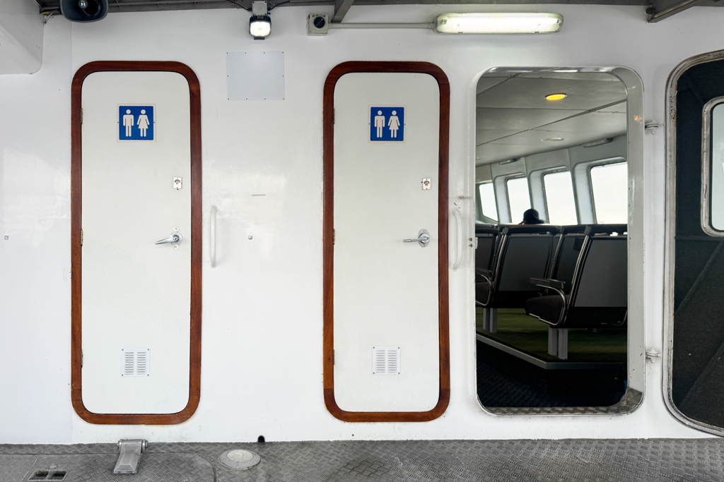 紐西蘭南島｜蒂阿瑙螢火蟲洞．南島超美奇幻探險，洞穴裡的藍色銀河 @飛天璇的口袋