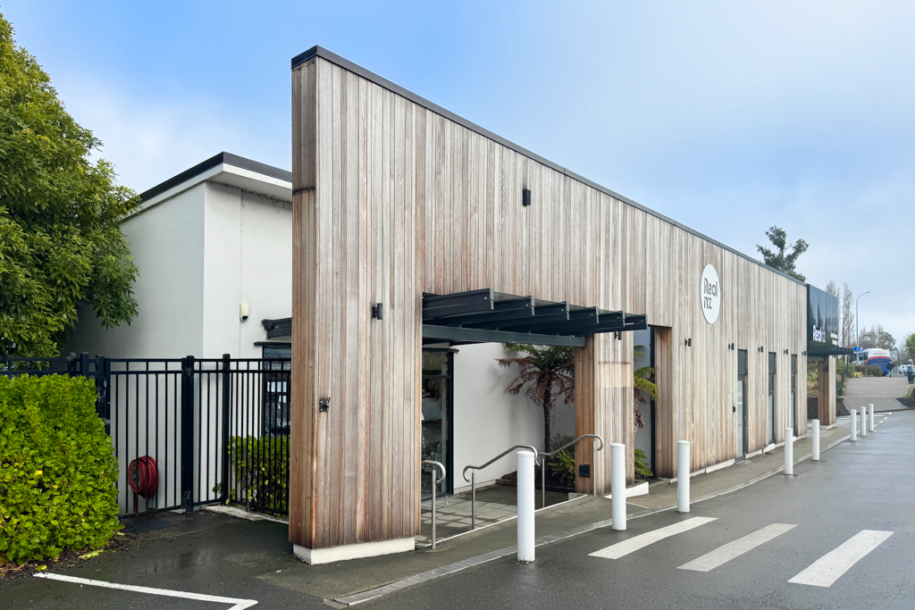 紐西蘭南島｜蒂阿瑙螢火蟲洞．南島超美奇幻探險，洞穴裡的藍色銀河 @飛天璇的口袋