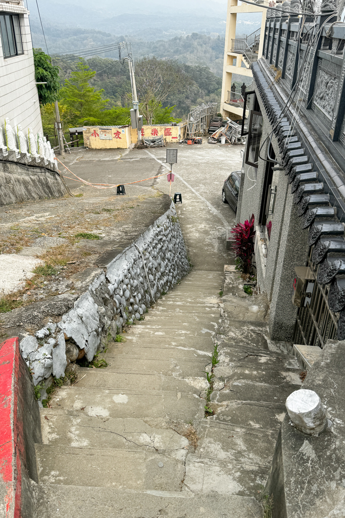台中北屯｜南觀音山登山步道．編號42小百岳就在台中市區，必拍打卡點黃金佛手 @飛天璇的口袋