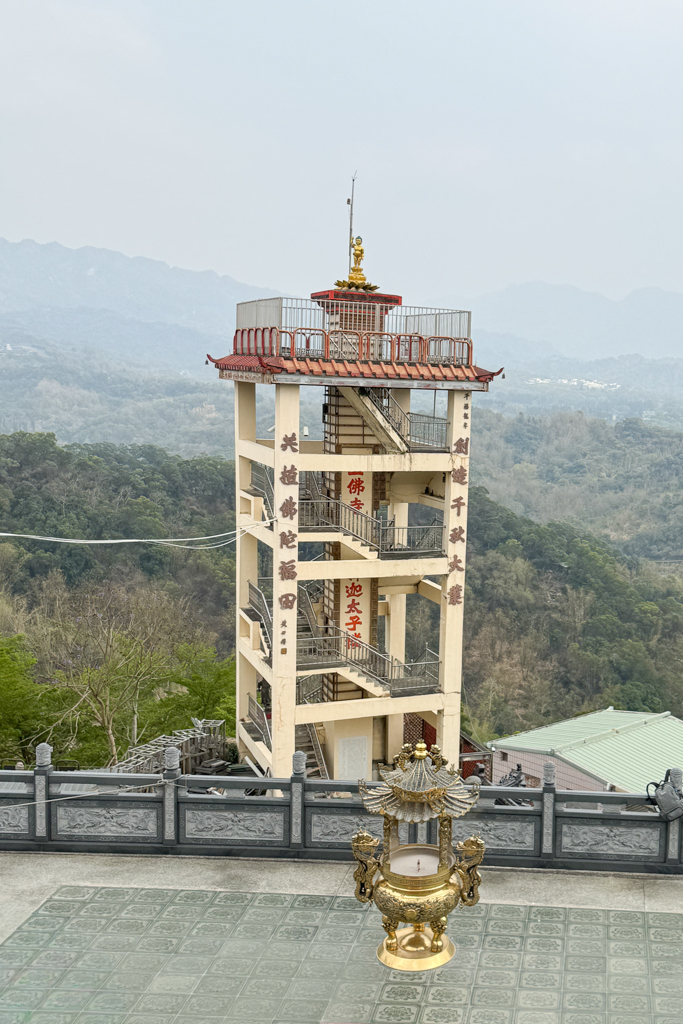 台中北屯｜南觀音山登山步道．編號42小百岳就在台中市區，必拍打卡點黃金佛手 @飛天璇的口袋