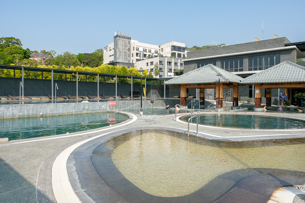 2026春遊苗栗！苗栗2天1夜輕旅行．全台最大文化影城、苗栗首座國際星級觀光飯店、占地120公頃牧場餵羊羊、露天風呂享受泡湯趣 @飛天璇的口袋