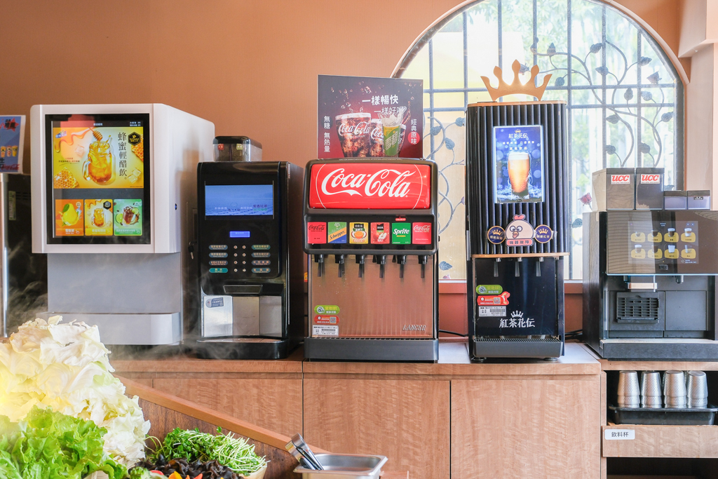 台中西區｜月團圓雞湯火鍋．個人鍋388元以上，50種自助百匯食材，一個人就可以吃鴛鴦鍋 @飛天璇的口袋