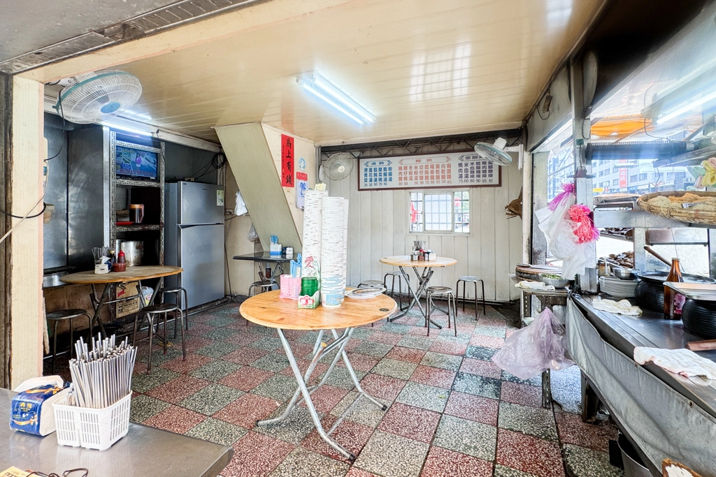 台中北區｜一心當歸鴨．一中商圈30年麵攤，滷味和鴨肉是人氣必點 @飛天璇的口袋