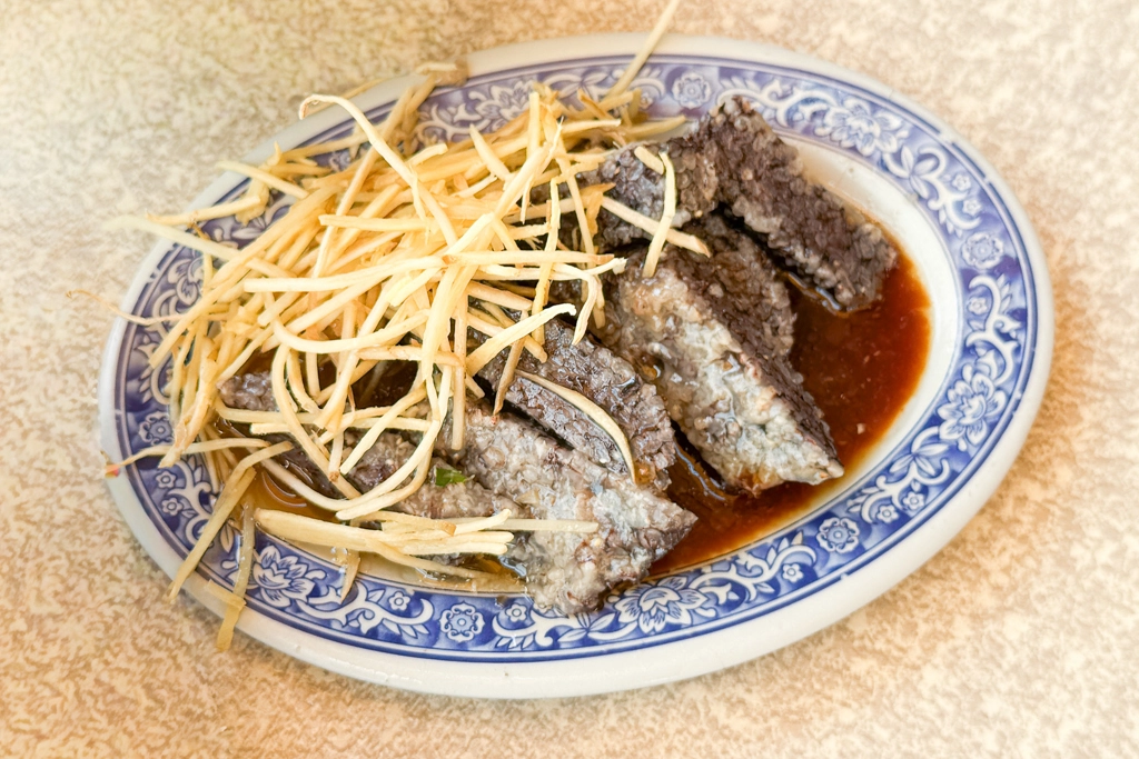 台中北區｜一心當歸鴨．一中商圈30年麵攤，滷味和鴨肉是人氣必點 @飛天璇的口袋