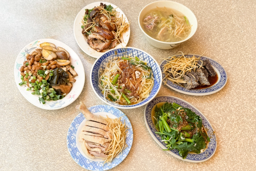 台南中西｜旭峰號，80年歷史老宅建築的旭峰號，台南IG拍照散步景點推薦 @飛天璇的口袋