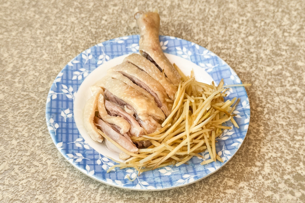 台中北區｜一心當歸鴨．一中商圈30年麵攤，滷味和鴨肉是人氣必點 @飛天璇的口袋