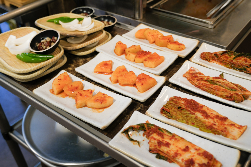 韓國釜山｜王土豆湯總店 정관왕감자탕．釜山超好吃馬鈴薯排鍋湯，機張超人氣排隊美食 @飛天璇的口袋