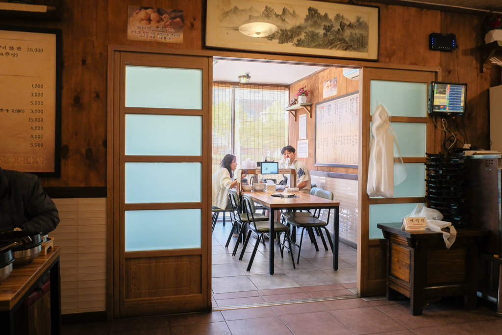 韓國釜山｜王土豆湯總店 정관왕감자탕．釜山超好吃馬鈴薯排鍋湯，機張超人氣排隊美食 @飛天璇的口袋