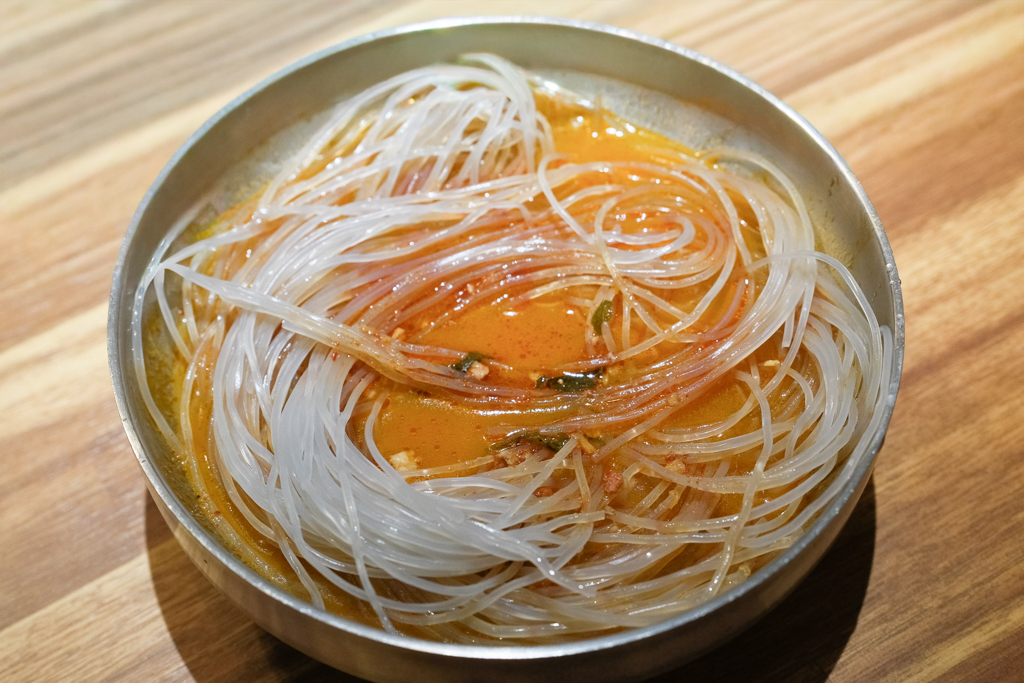 韓國釜山｜王土豆湯總店 정관왕감자탕．釜山超好吃馬鈴薯排鍋湯，機張超人氣排隊美食 @飛天璇的口袋