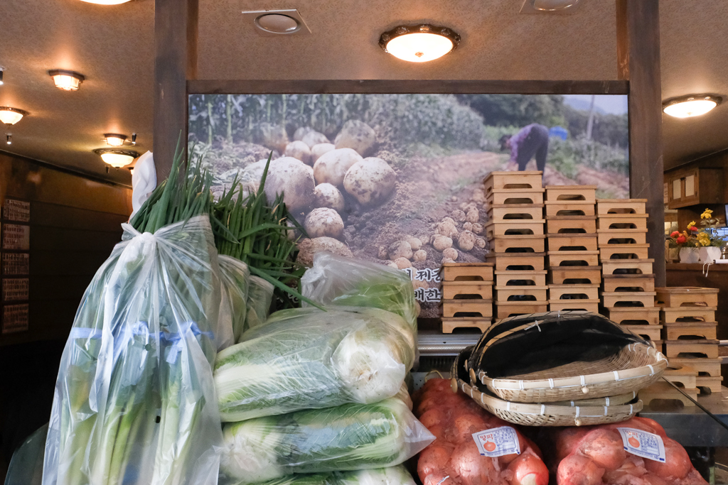 韓國釜山｜王土豆湯總店 정관왕감자탕．釜山超好吃馬鈴薯排鍋湯，機張超人氣排隊美食 @飛天璇的口袋