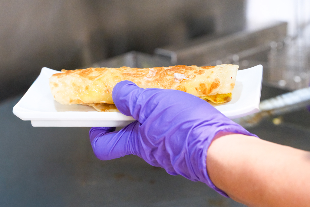 台中西區｜酥力蛋餅 三民店 SOORI EGGS Taichung．台中文青風早餐店，有大腸麵線和剁椒蛋餅 @飛天璇的口袋