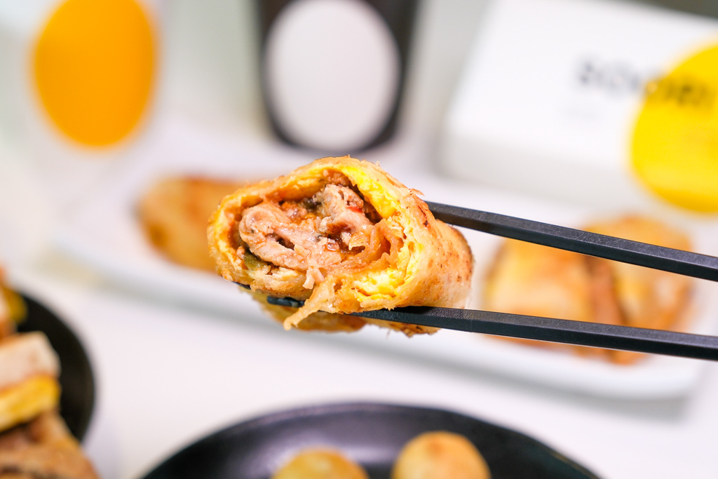 台中西區｜酥力蛋餅 三民店 SOORI EGGS Taichung．台中文青風早餐店，有大腸麵線和剁椒蛋餅 @飛天璇的口袋