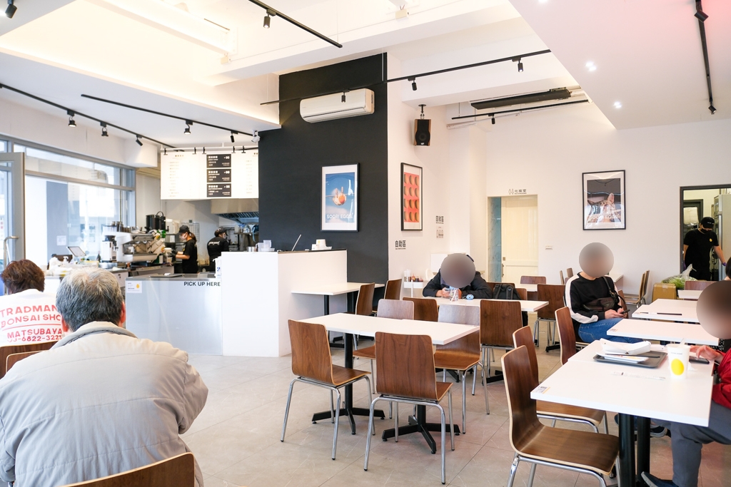 台中西區｜酥力蛋餅 三民店 SOORI EGGS Taichung．台中文青風早餐店，有大腸麵線和剁椒蛋餅 @飛天璇的口袋