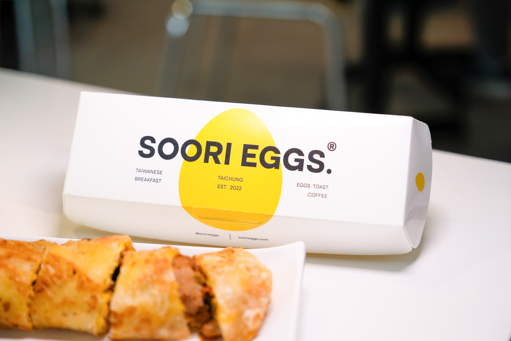 台中西區｜酥力蛋餅 三民店 SOORI EGGS Taichung．台中文青風早餐店，有大腸麵線和剁椒蛋餅 @飛天璇的口袋