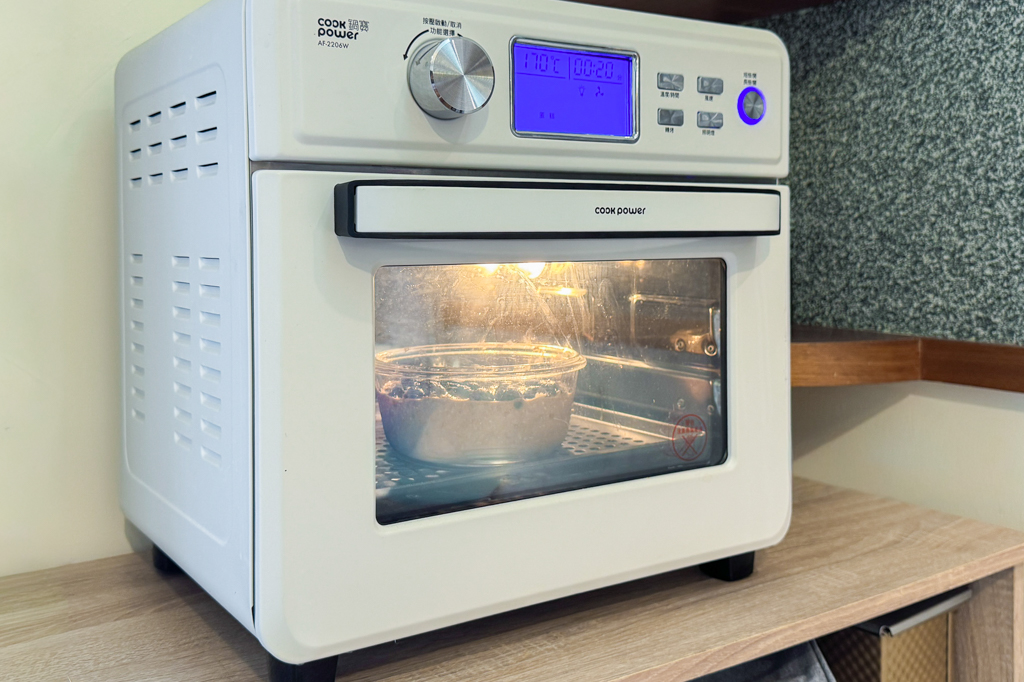 食譜分享｜香蕉燕麥蛋糕．減醣也可以吃的甜點，一片100多卡無負擔 @飛天璇的口袋