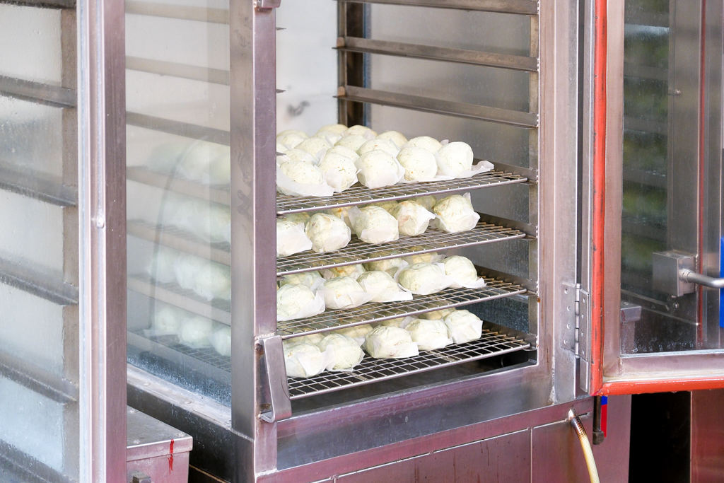 苗栗通霄｜陳媽媽艾草粿．連艾草都是自己種的，白沙屯人氣草仔粿 @飛天璇的口袋