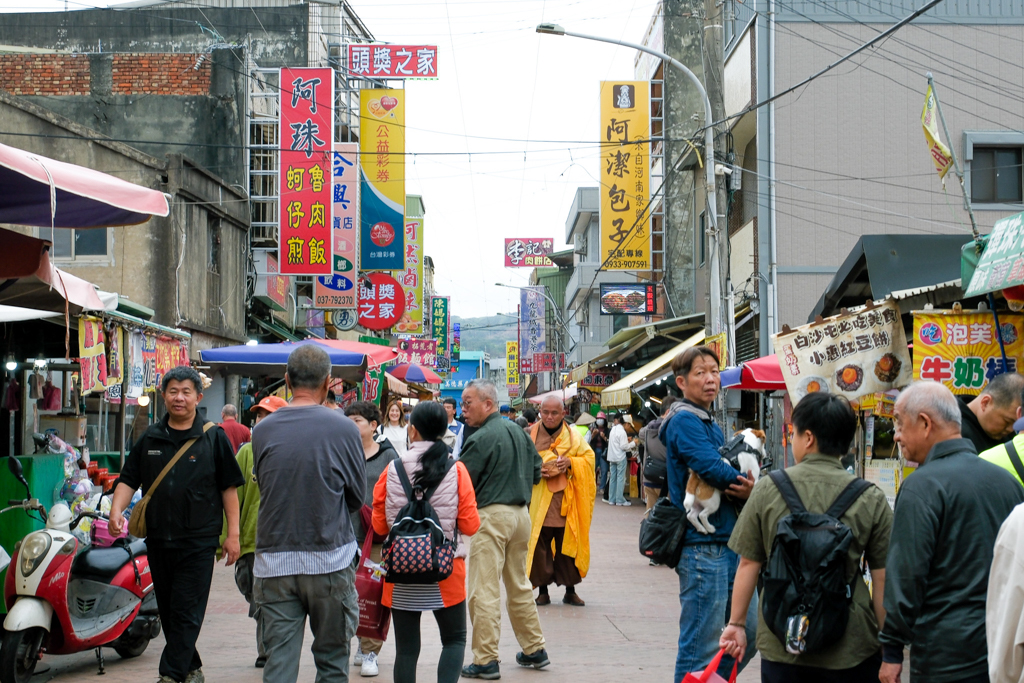 苗栗通霄｜陳媽媽艾草粿．連艾草都是自己種的，白沙屯人氣草仔粿 @飛天璇的口袋