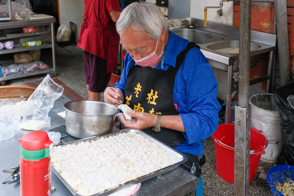 苗栗通霄｜老杜牛肉麵．白沙屯40年老店，就是每個人住家巷口麵攤的味道 @飛天璇的口袋