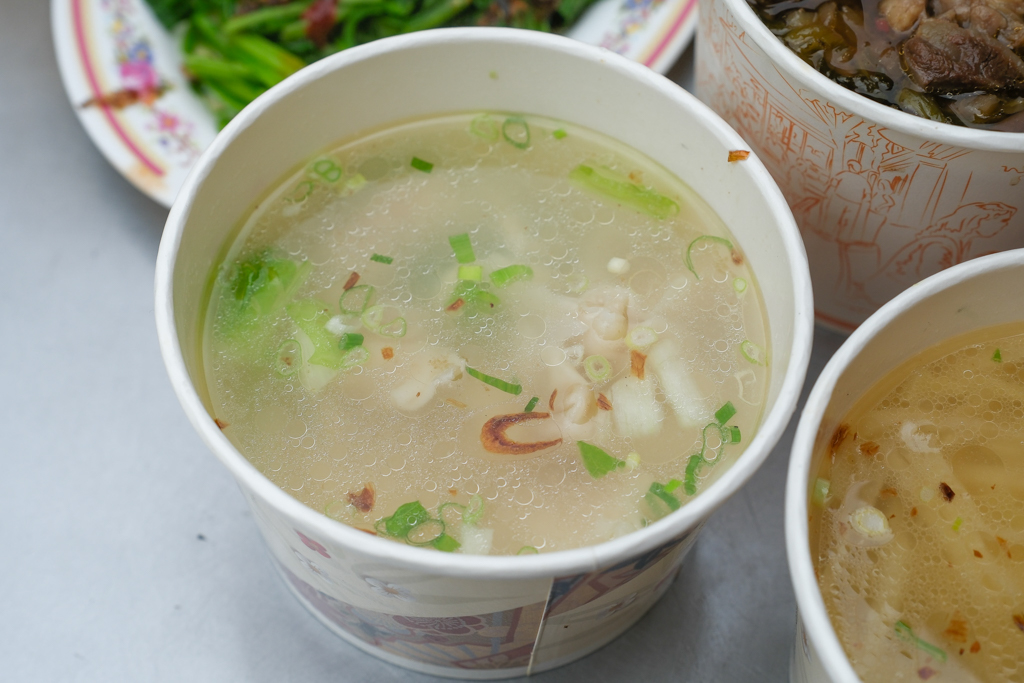 苗栗通霄｜老杜牛肉麵．白沙屯40年老店，就是每個人住家巷口麵攤的味道 @飛天璇的口袋