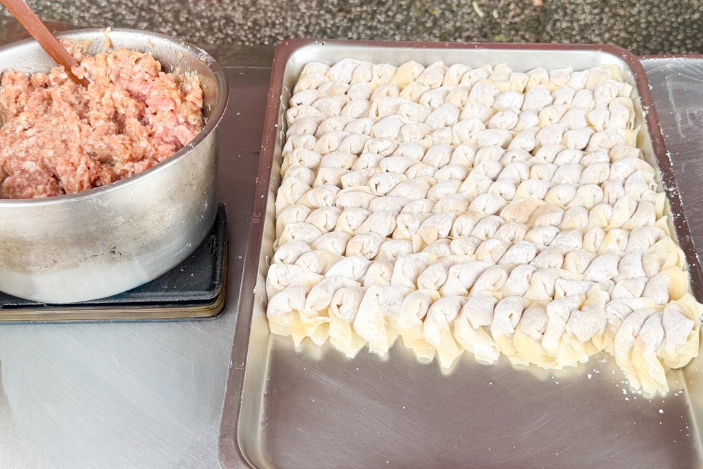 苗栗通霄｜老杜牛肉麵．白沙屯40年老店，就是每個人住家巷口麵攤的味道 @飛天璇的口袋