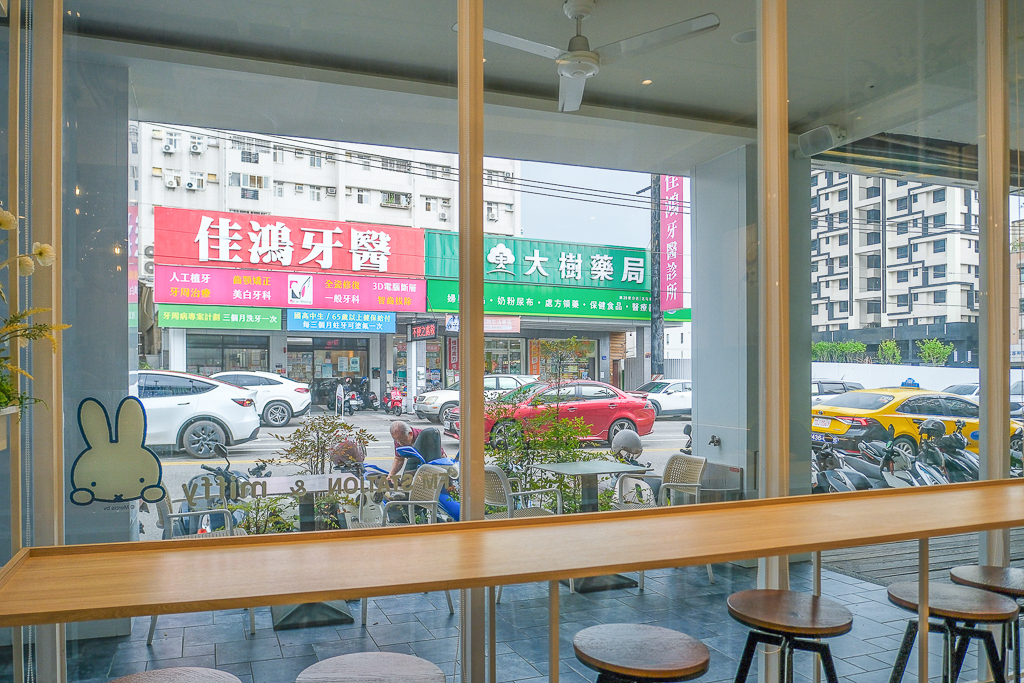 台中北屯｜馥漫麵包花園．2025台中母親節蛋糕推薦，5/7前預購可以享9折起 @飛天璇的口袋