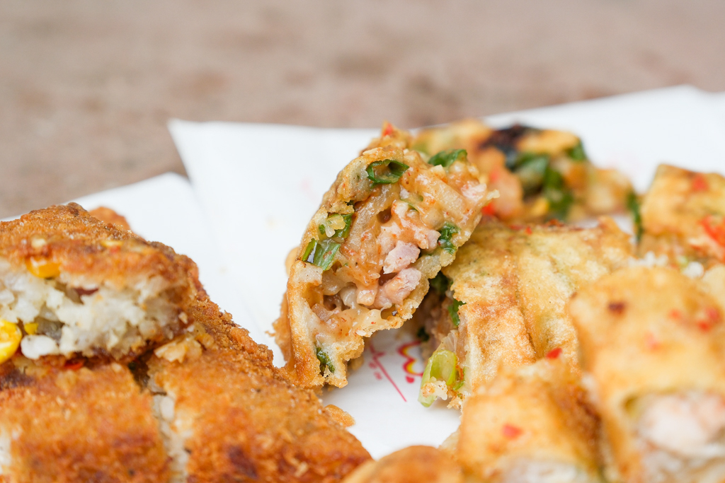 苗栗通霄|東北香粑粑.白沙屯人氣排隊店,根本就是中國版的蚵嗲 @飛天璇的口袋 苗栗通霄|東北香粑粑.白沙屯人氣排隊店,根本就是中國版的蚵嗲 @飛天璇的口袋