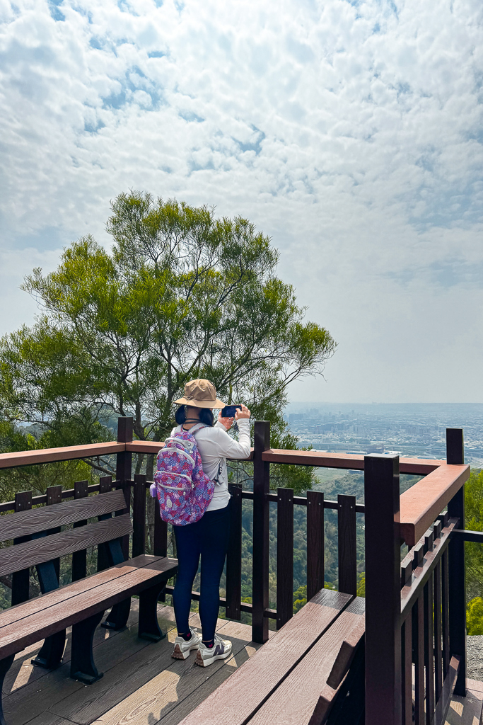 台中潭子｜新田登山步道．挑戰1063階木棧階梯．編號40小百岳聚興山 @飛天璇的口袋