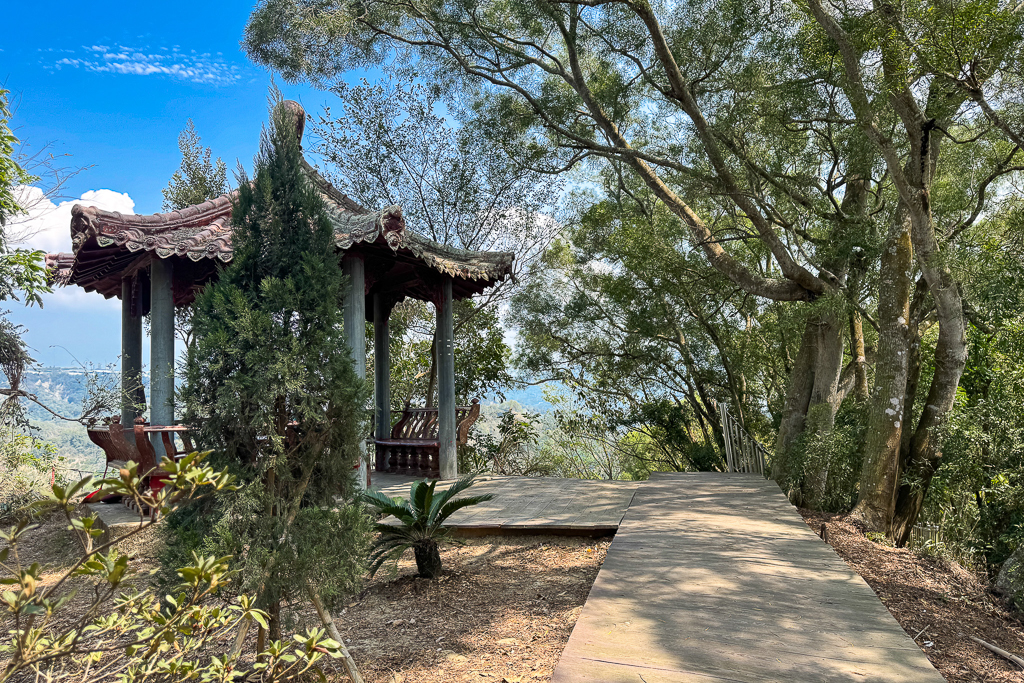 台中潭子｜新田登山步道．挑戰1063階木棧階梯．編號40小百岳聚興山 @飛天璇的口袋