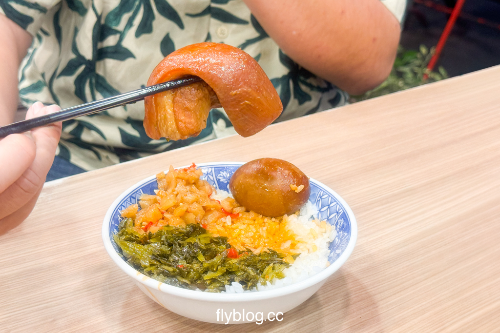 台中西區｜夜間部爌肉飯．台中米其林必比登推薦，公益路商圈宵夜美食 @飛天璇的口袋