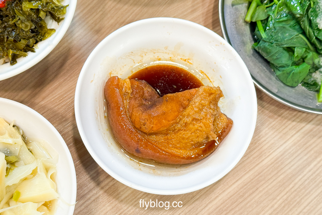 台中西區｜夜間部爌肉飯．台中米其林必比登推薦，公益路商圈宵夜美食 @飛天璇的口袋