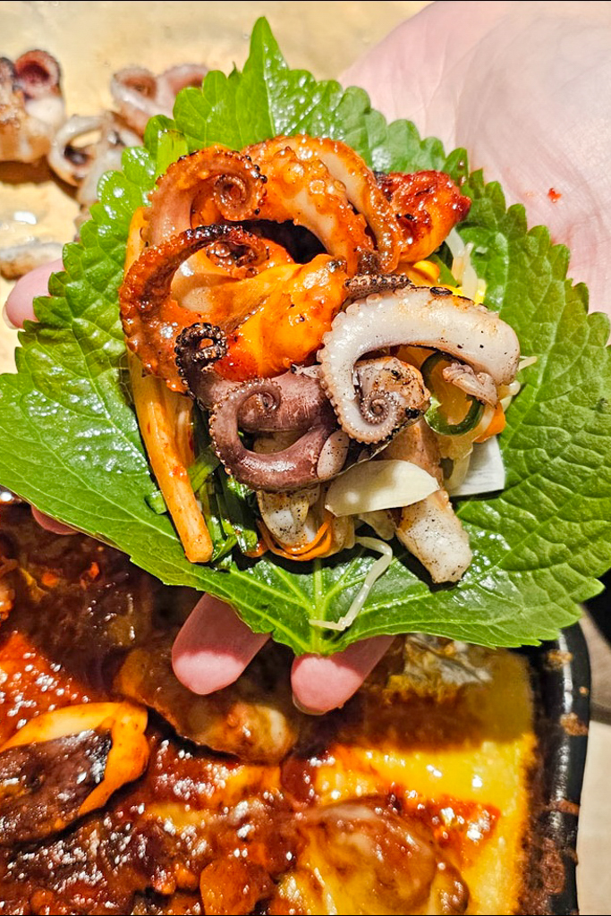 韓國釜山｜화달구연탄쭈꾸미 炭烤八爪章魚．廣安里排隊美食，非尖峰用餐時間不用排隊 @飛天璇的口袋